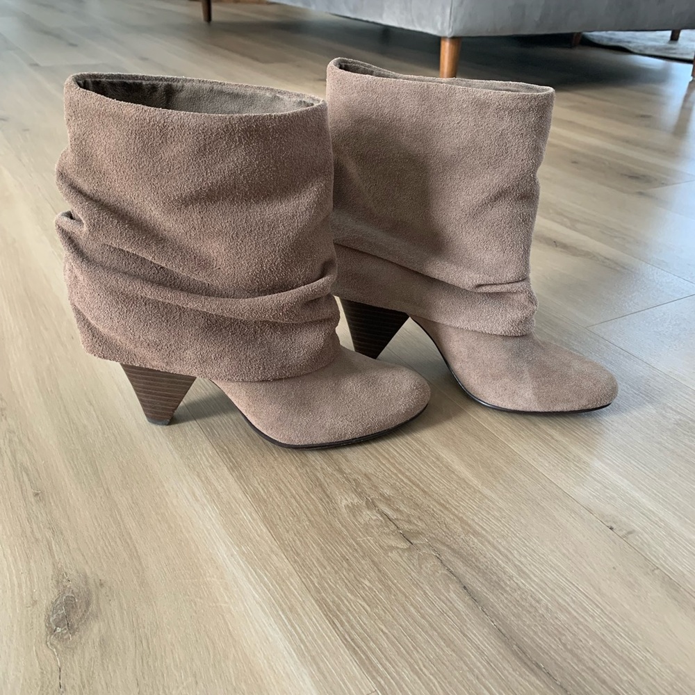 Brand new Steve Madden Carlsen ankle boots!